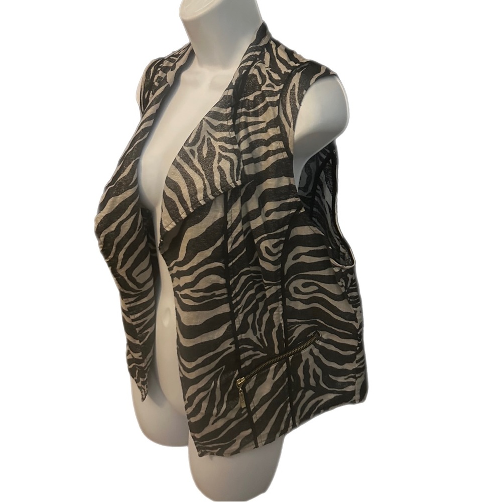 Chico’s vest - Picture 2 of 9